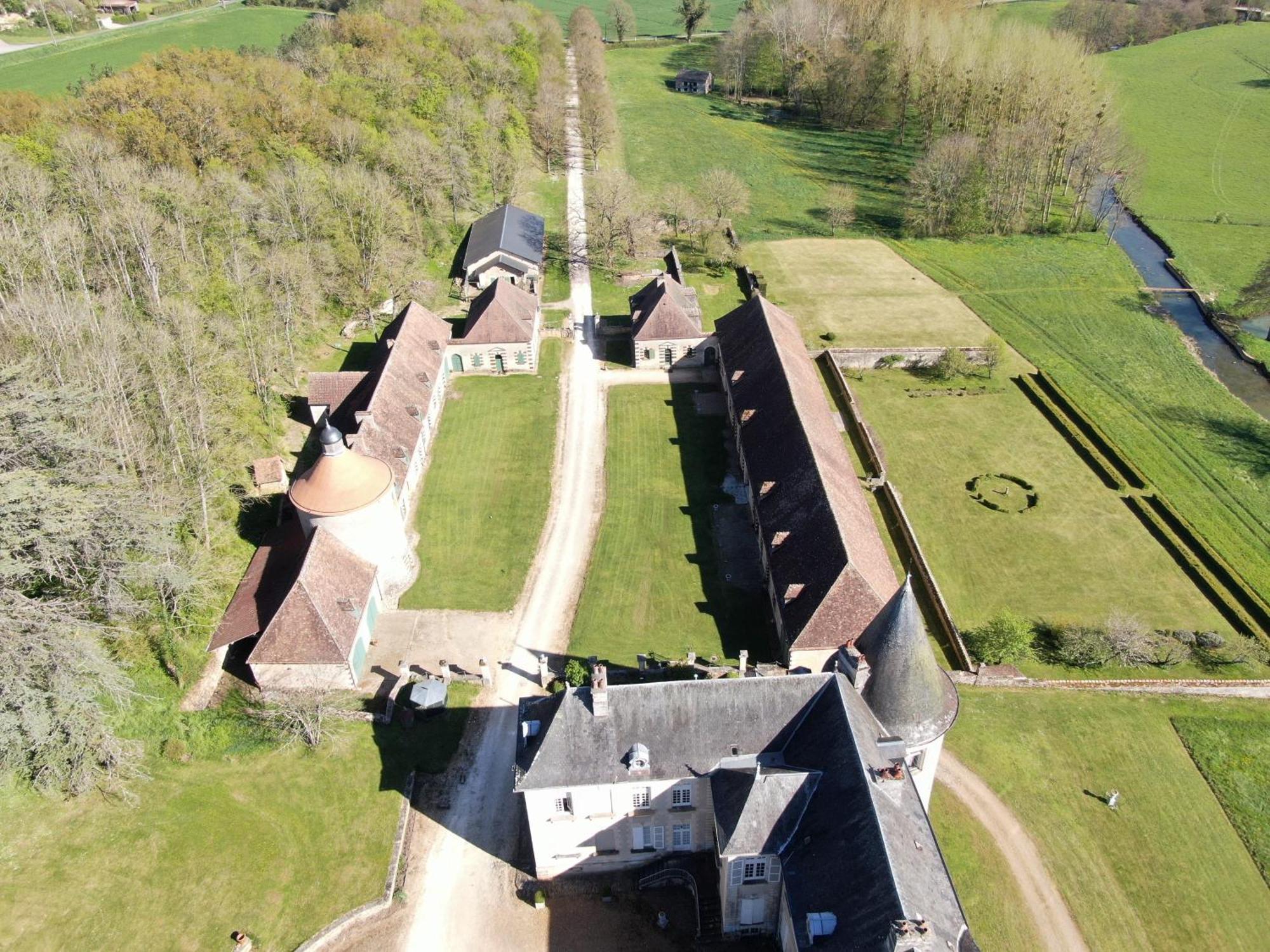 Chateau De Beaujeu Sens-Beaujeu 외부 사진